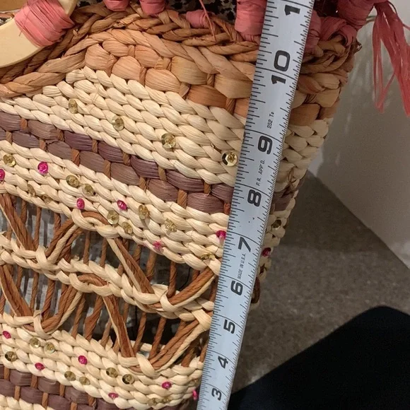 Sondra Roberts Coral Straw Woven Wood Ring Handle Beach Bag with Fringes - Picture 13 of 16